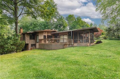 54 Rickie Dr, New Hartford, CT 06057