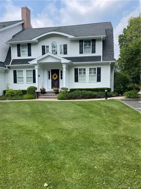 1 Evarts Ln #1, Madison, CT 06443