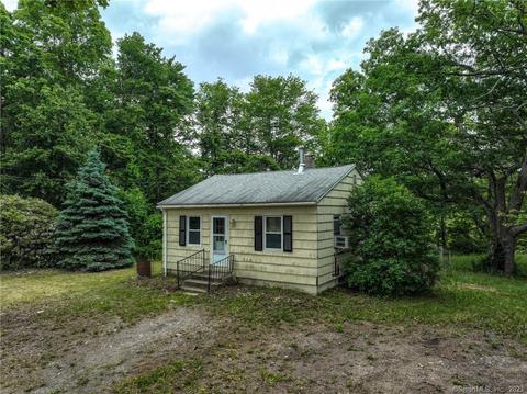 562 Lantern Hill Rd, Ledyard, CT 06339