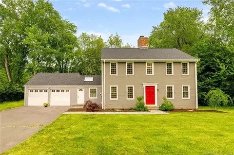 486 Mountain Rd, West Hartford, CT 06117