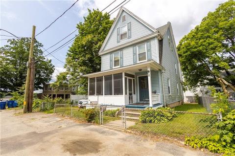 8 Patterson Ct, Waterbury, CT 06704