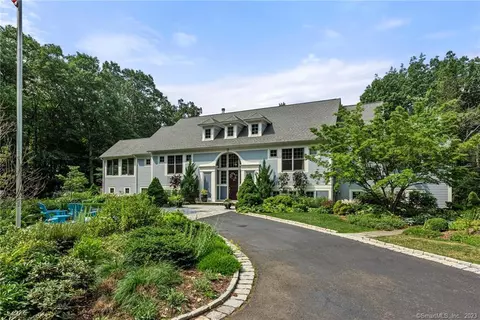 600 Deercliff Rd, Avon, CT 06001