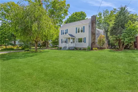 159 Ridgewood Rd, West Hartford, CT 06107