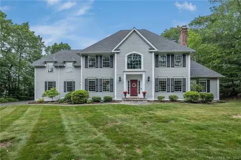 24 Sunrise Dr, Canton, CT 06019