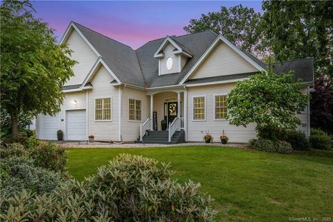 66 Tremont St, Newington, CT 06111