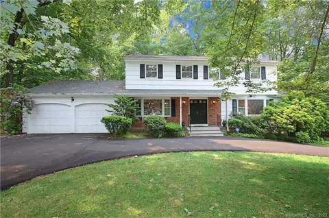 30 Partridge Ln, Trumbull, CT 06611