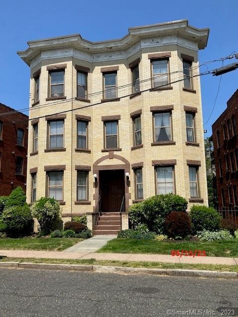 34 Essex St #2F, Hartford, CT 06114