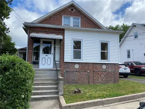 66 Wallace Row, Wallingford, CT 06492