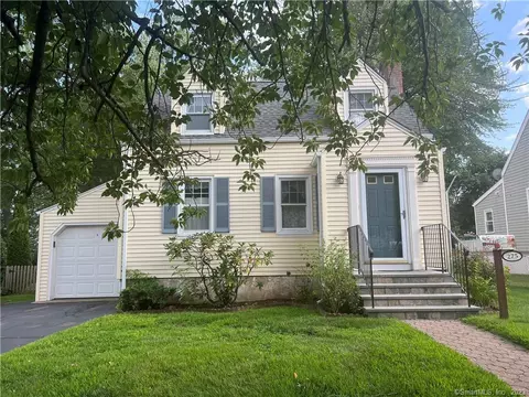 275 Park St, Stratford, CT 06614