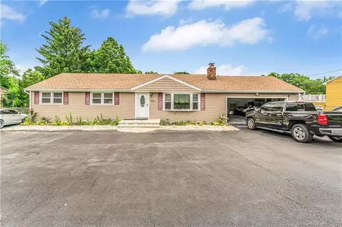 2090 Nichols Ave, Stratford, CT 06614