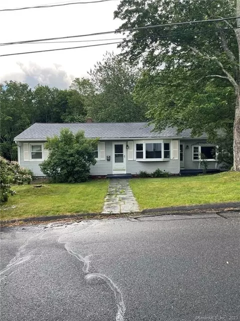89 Grandview Ave, Watertown, CT 06795