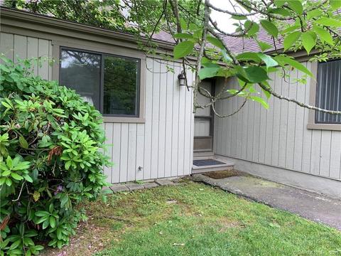 47 Huron Ln #B, Stratford, CT 06614