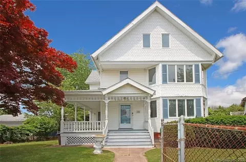 346 Lighthouse Rd, East Haven, CT 06512