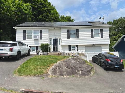 561 Hill St, Waterbury, CT 06704