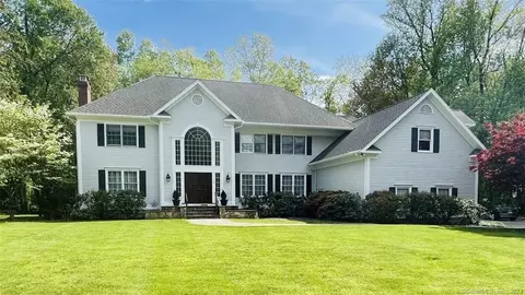 198 Meadows End Rd, Monroe, CT 06468