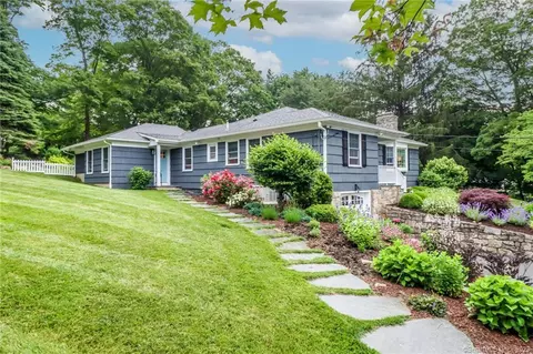 89 Rockwell Rd, Ridgefield, CT 06877