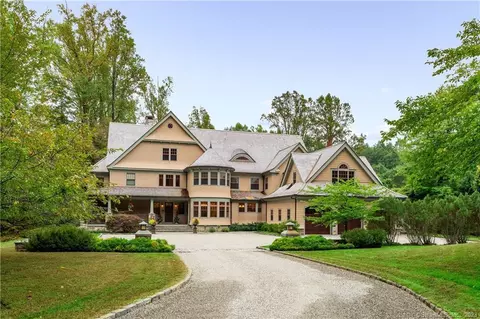 45 Wilshire Rd, Greenwich, CT 06831