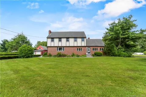 890 Daniels Farm Rd, Trumbull, CT 06611