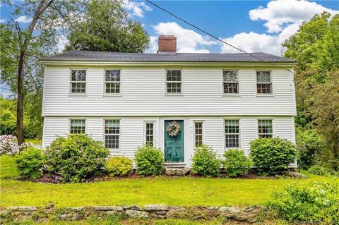 9 West St, Hartland, CT 06091