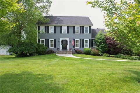 19 Meadowview Ct, Watertown, CT 06795