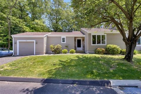 161 Village Rd #161, Southington, CT 06489