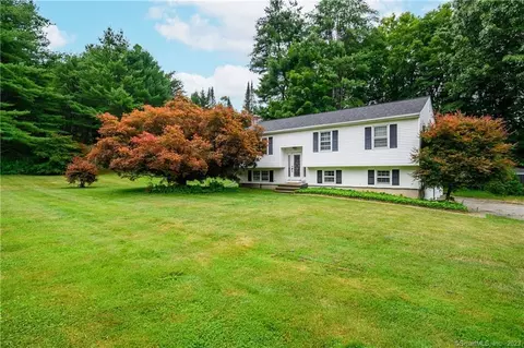 1 Lamplighter Ln, New Milford, CT 06776