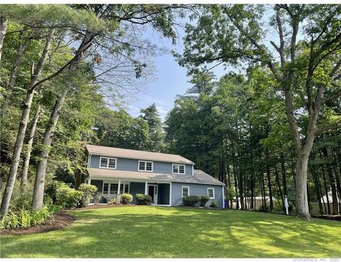 37 Munnisunk Dr, Simsbury, CT 06070