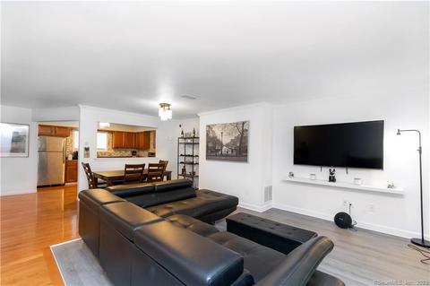 140 Thompson St #16B, East Haven, CT 06513