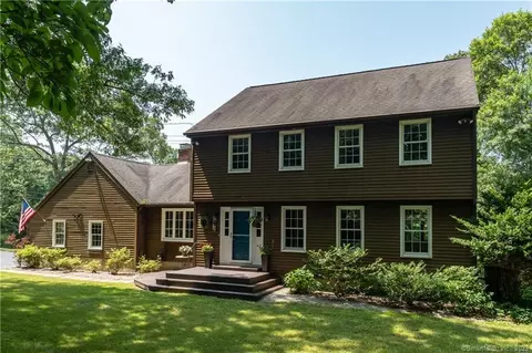 484 Saw Mill Rd, Guilford, CT 06437