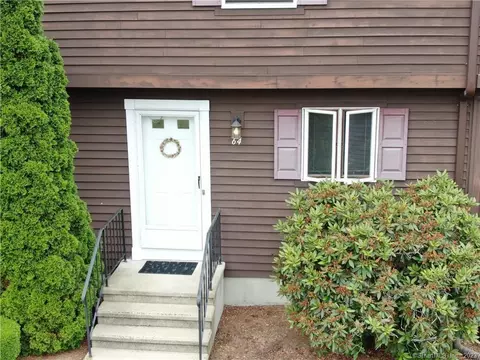 64 Candlewood Dr #64, Enfield, CT 06082