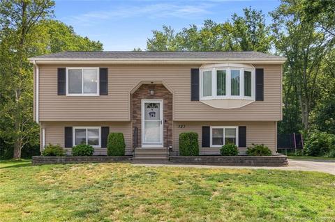 137 Colonial Rd, Plainfield, CT 06374