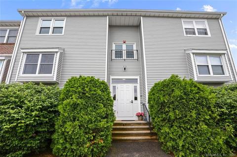 18 Southwind Ln #18, Milford, CT 06460