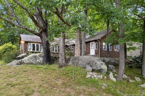 18 Lakeside Dr, Guilford, CT 06437