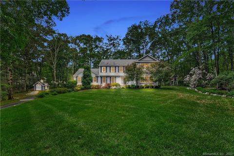 31 Hollow Tree Pl, Wilton, CT 06897