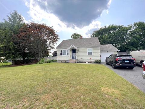 71 Ridge St, Winchester, CT 06098