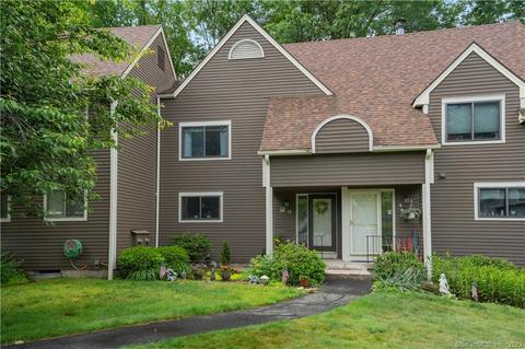 12 Mallard Cir #12, Tariffville, CT 06081