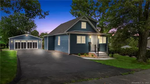 49 Arnold St, Waterbury, CT 06708