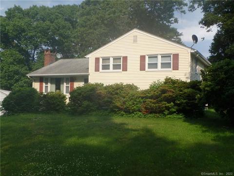 32 Baldwin Ct, Montville, CT 06382