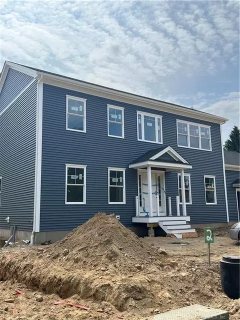 2 Highland Ct, Milford, CT 06461