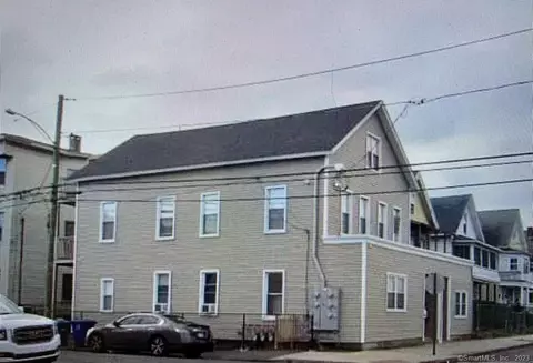 216 Brooks St, Bridgeport, CT 06608