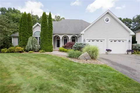 158 Sunset Rdg, Rocky Hill, CT 06067