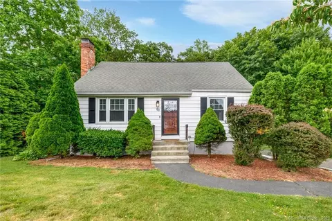 60 Craig Ln, Trumbull, CT 06611