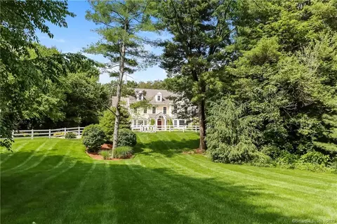 49 Crosby Rd, Glastonbury, CT 06033