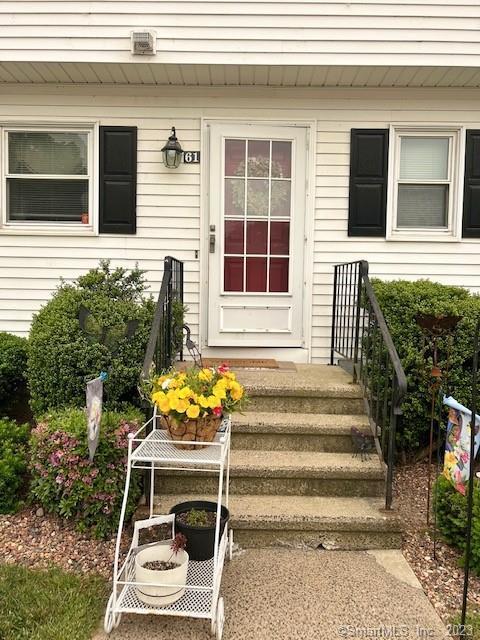 61 Commodore Cmns #61, Derby, CT 06418
