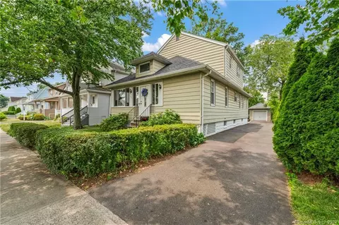 132 Culloden Rd, Stamford, CT 06902