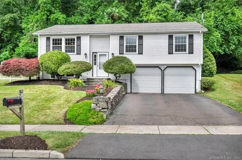 158 Timber Ridge Rd, Middletown, CT 06457