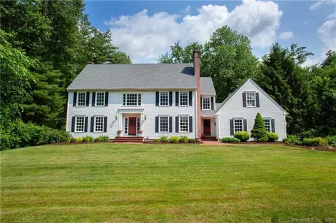 6 Clover Ln, Simsbury, CT 06089