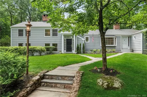 26 Old Oak Rd, Darien, CT 06820