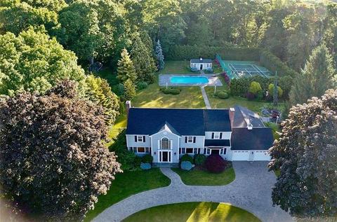 141 Bishop Ln, Madison, CT 06443