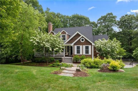 16 Saxony Ln, Woodbury, CT 06798